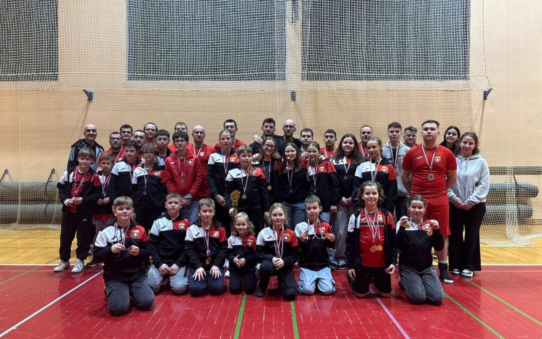 Dvoransko državno prvenstvo postreglo z izjemno izenačenim in kakovostnim hokejem